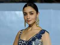​Alia Bhatt to star in <i class="tbold">arunima sinha</i> biopic; here are the details