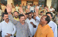 Click here to see the latest images of <i class="tbold">bjp crisis in karnataka</i>