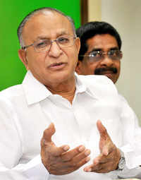 See the latest photos of <i class="tbold">oil minister s jaipal reddy</i>