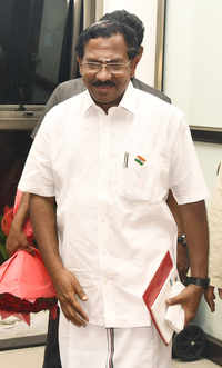 New pictures of <i class="tbold">s pandiarajan</i>
