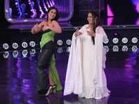 ​Dance India Dance 7: Kareena Kapoor and <i class="tbold">geeta kapoor</i> recreate popular Bollywood song 'Bole Chudiya'; a look at their fun pictures