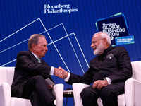 Check out our latest images of <i class="tbold">narendra modi whatron invite</i>