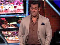 ​Angry Salman Khan leaves the stage