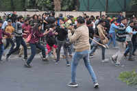 Click here to see the latest images of <i class="tbold">delhi students protest march</i>
