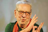 Check out our latest images of <i class="tbold">actor shriram lagoo</i>
