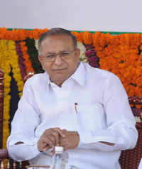 Check out our latest images of <i class="tbold">s jaipal reddy</i>