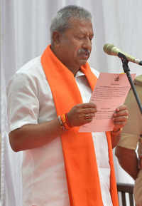 Check out our latest images of <i class="tbold">karnataka cabinet</i>