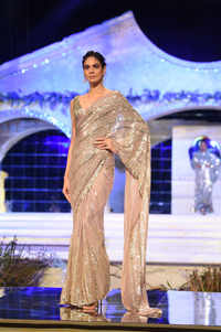 Check out our latest images of <i class="tbold">blenders pride fashion tour 2012</i>