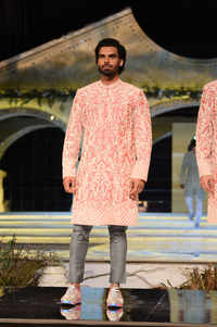 Check out our latest images of <i class="tbold">blenders pride fashion tour 2012</i>
