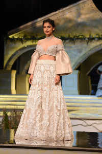 New pictures of <i class="tbold">blenders pride fashion tour 2012</i>