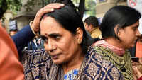 Check out our latest images of <i class="tbold">nirbhayas mother</i>
