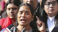 Click here to see the latest images of <i class="tbold">nirbhayas mother</i>