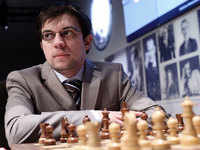 Nepo suffers meltdown, Carlsen up 2-0