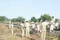 16 <i class="tbold">migrant labourer</i>s mowed down by freight train in Aurangabad