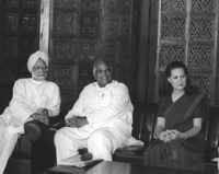Click here to see the latest images of <i class="tbold">prime minister manmohan singh</i>