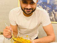 'Master chef' <i class="tbold">harbhajan</i> Singh and his Aloo Gobhi recipe