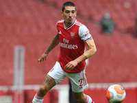 Hector Bellerin calf issue adds to Barcelona injury worries