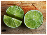 ​Use citrus to declog your <i class="tbold">garbage disposal</i>