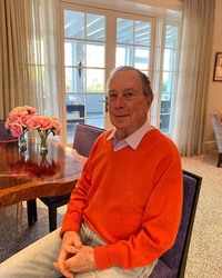 See the latest photos of <i class="tbold">michael bloomberg</i>