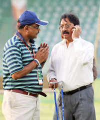 Chetan Chauhan, former cricketer and <i class="tbold">up minister</i> dies of COVID-19