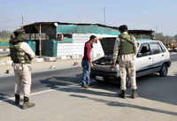 New pictures of <i class="tbold">crpf personnel</i>