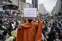 New pictures of <i class="tbold">thailand protests</i>