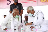 <i class="tbold">Bihar CM</i> Nitish Kumar intensifies election campaign