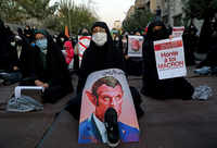 Click here to see the latest images of <i class="tbold">egypt protests against president</i>