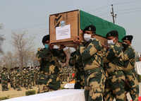 New pictures of <i class="tbold">bsf jawans</i>