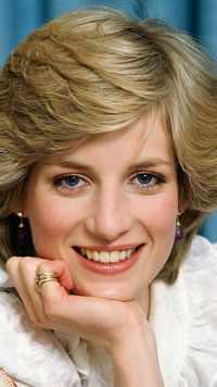 7 times Princess <i class="tbold">diana</i> defied rules and listened to her heart