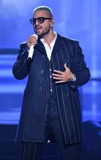 See the latest photos of <i class="tbold">american music awards</i>