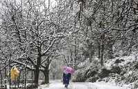 <i class="tbold">kashmir valley</i> receives season’s first snowfall