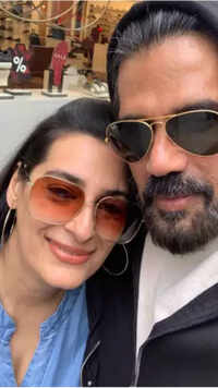 <i class="tbold">mana shetty</i> and Suniel Shetty