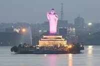 See the latest photos of <i class="tbold">suicide in hussain sagar lake</i>