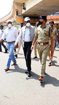 Aurangabad collector Sunil Chavan and police chief Nikhil Gupta urge locals to follow Covid precautions.