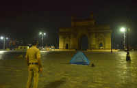 <i class="tbold">gateway of india</i> deserted