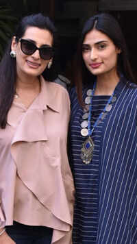 <i class="tbold">mana shetty</i> and Athiya Shetty