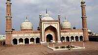 Delhi: Jama Masjid wears deserted look as Muslims offer Eid prayers at home
