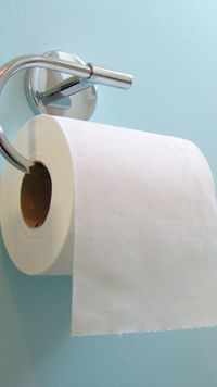 ​The way you hang <i class="tbold">toilet paper</i>