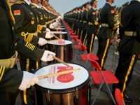 <i class="tbold">chinese military</i> band