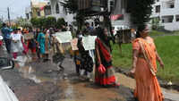 Photos: Women <i class="tbold">catwalk</i> on potholed Bhopal road