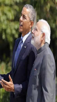 2014: US President Obama & PM Modi talk at National Martin Luther King Memorial in Washington <i class="tbold">september 30</i>.