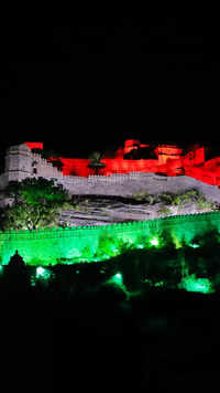 <i class="tbold">kumbhalgarh</i> Fort in Rajasthan is illuminated as a mark of respect and gratitude to corona warriors