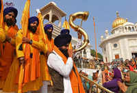Check out our latest images of <i class="tbold">guru nanak jayanti</i>