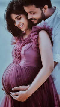 Maternity shoots get an edgy spin - Times of India