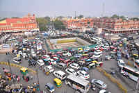 Traffic Jam at <i class="tbold">bari</i> Choupar