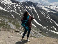 Trekking at <i class="tbold">Rohtang Pass</i>