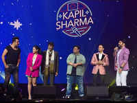 TKSS <i class="tbold">gang</i> on stage
