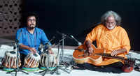 New pictures of <i class="tbold">vishwa mohan bhatt</i>