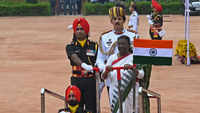 President Droupadi Murmu (C) inspects a guard of honour after her swearing-in ceremony, at presidential palace Rashtrapati Bhavan in New Delhi on July 25, 2022 AFP